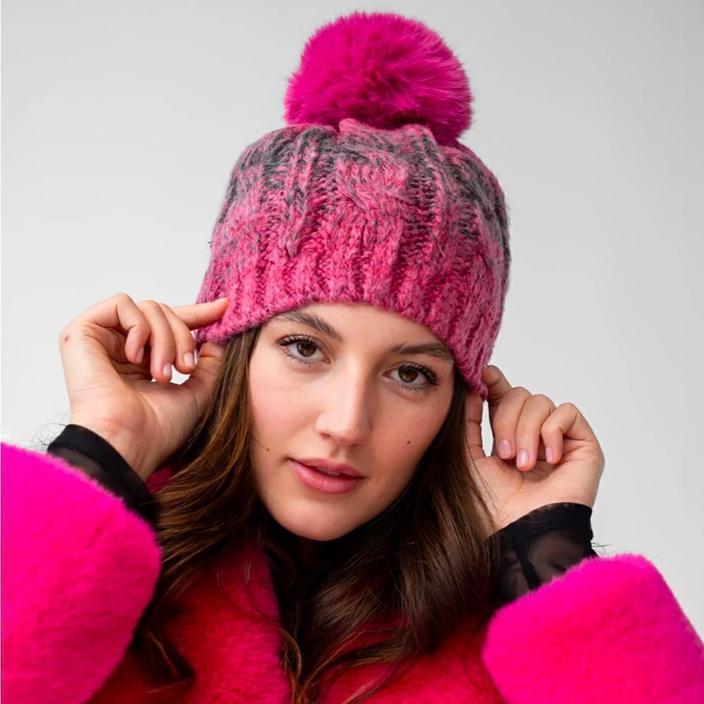 NWT New Adrienne Landau Pink/Gray Ombre Cable Stitch Faux Fur Pom-Pom Hat/Beanie